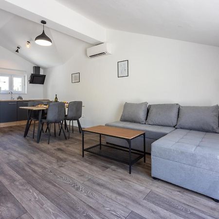 Luxury Apartments Lovorka 3 & 4***/**** Selce Dış mekan fotoğraf