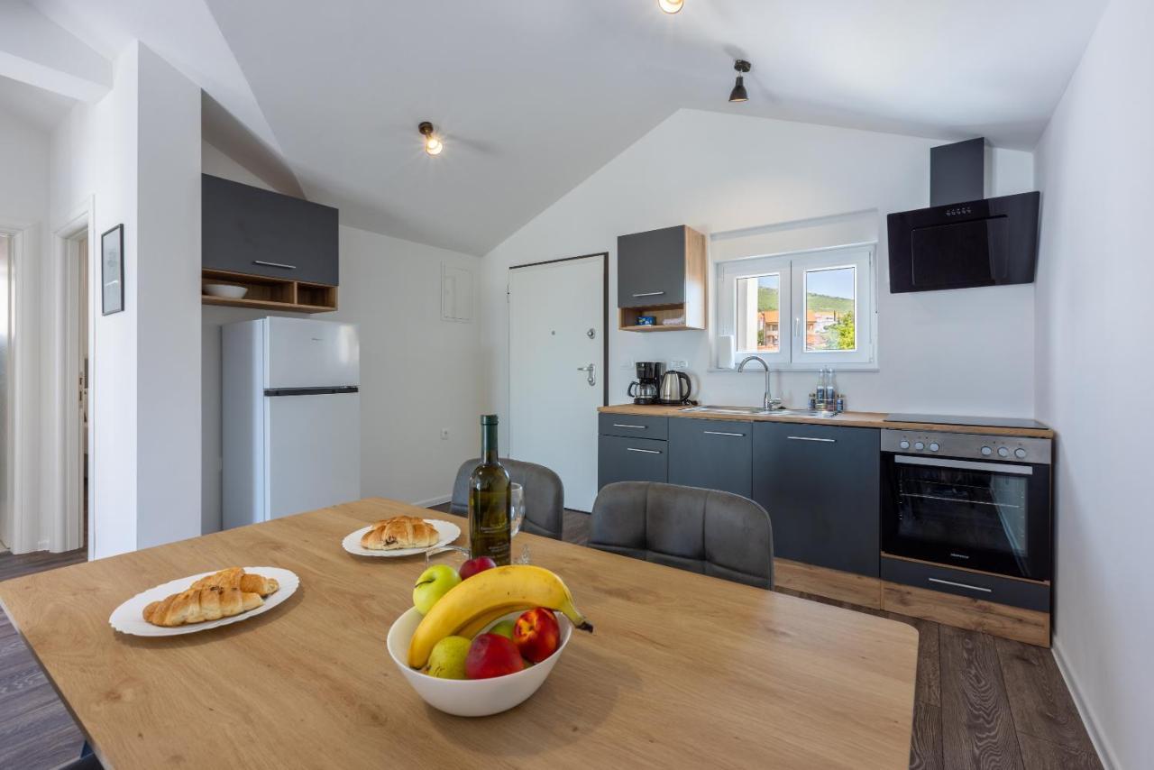 Luxury Apartments Lovorka 3 & 4***/**** Selce Dış mekan fotoğraf