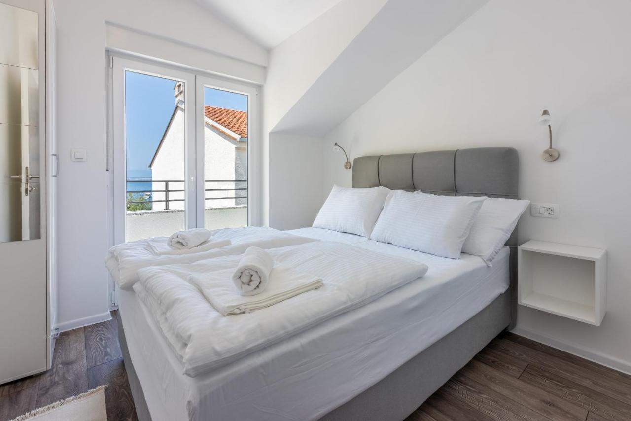 Luxury Apartments Lovorka 3 & 4***/**** Selce Dış mekan fotoğraf