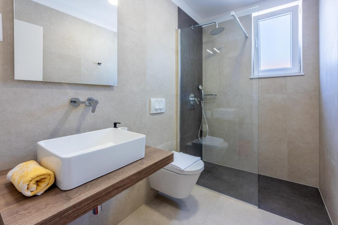 Luxury Apartments Lovorka 3 & 4***/**** Selce Dış mekan fotoğraf