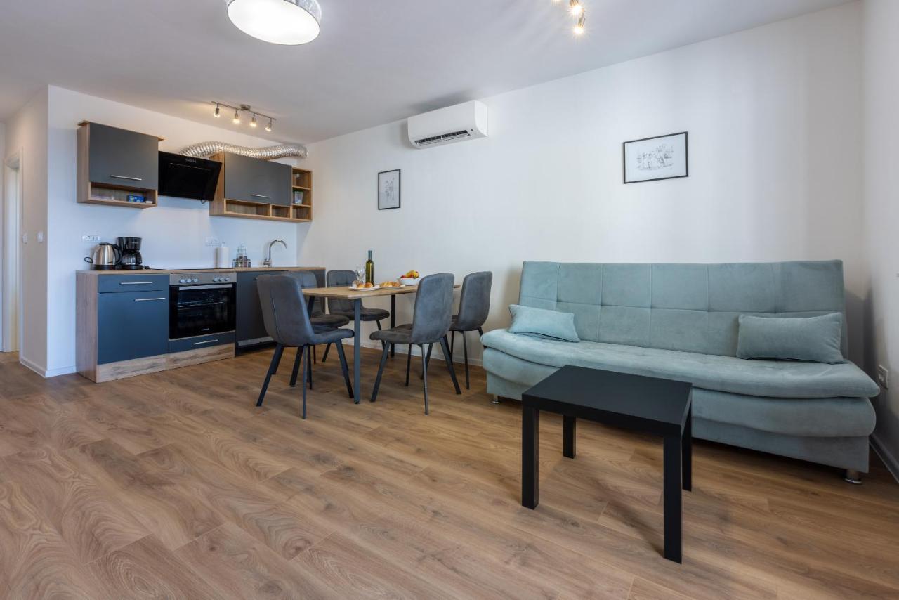 Luxury Apartments Lovorka 3 & 4***/**** Selce Dış mekan fotoğraf