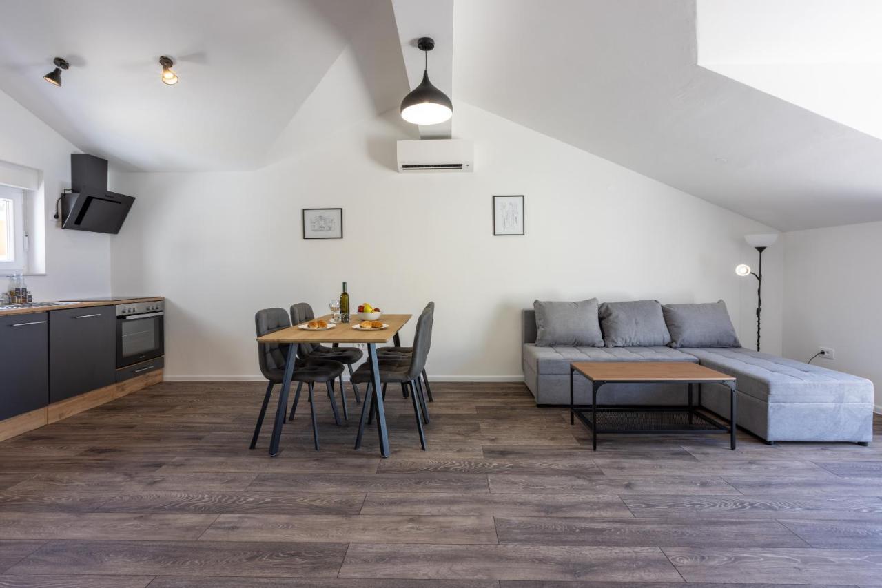 Luxury Apartments Lovorka 3 & 4***/**** Selce Dış mekan fotoğraf